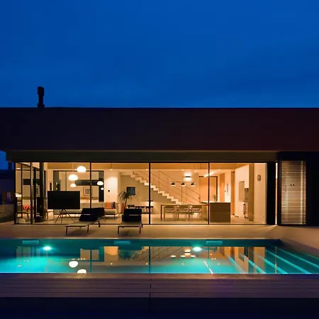 House Akai * Bale