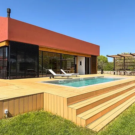 House Akai * Bale
