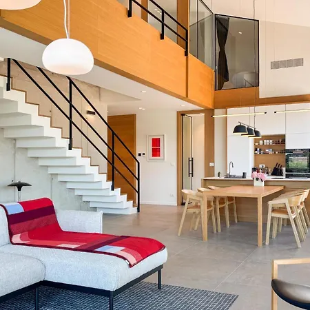 House Akai Bale
